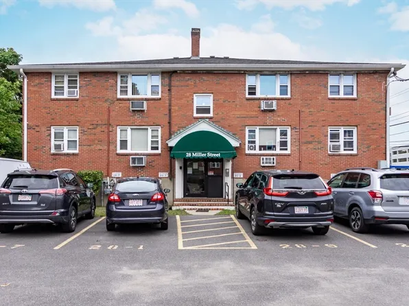 28 Miller St Unit 8, Quincy, MA 02169