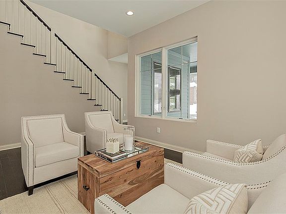 5th image of 2452 Edgewood Trce