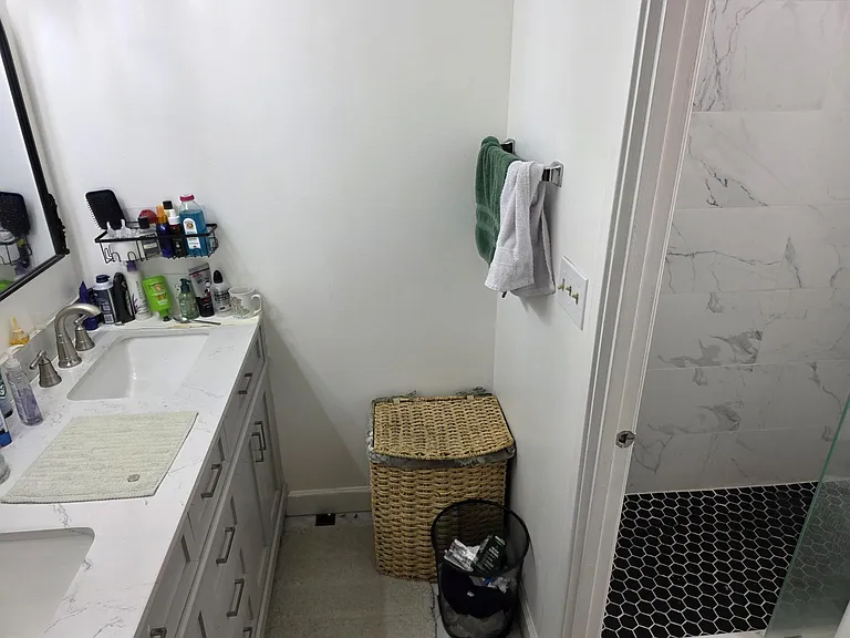 8360 Greensboro Dr #924 — Photo 13