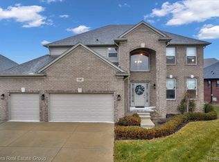 17307 Canvasback Dr, Clinton Township, MI 48038