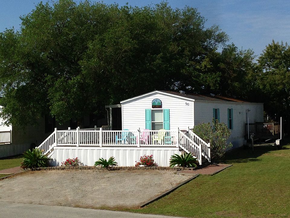 Large lot - ample parking