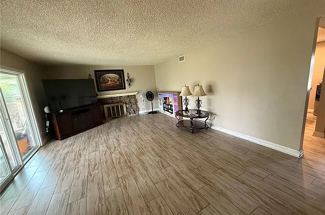 4 bed, 1568 sqft, $3,500 — Photo 3