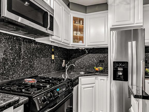4th image of 145 E 84th St APT 5E