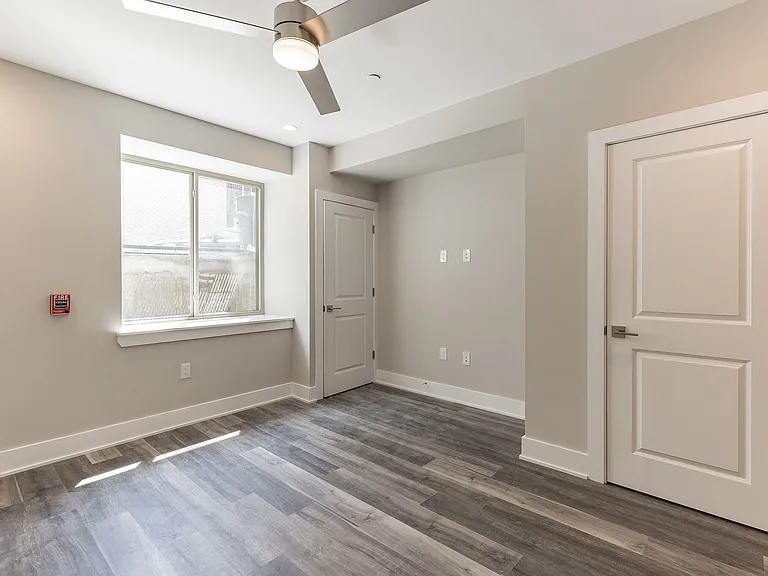 1609 Ogden St — Photo 42