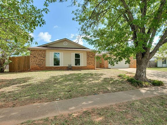 2nd image of 1813 Twin Tree Dr