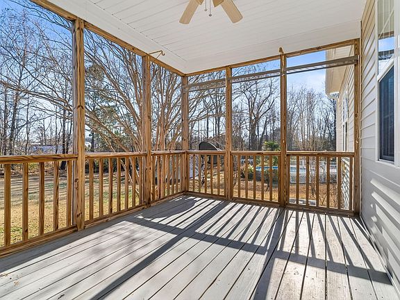 4th image of 102 Ina Joe Pl