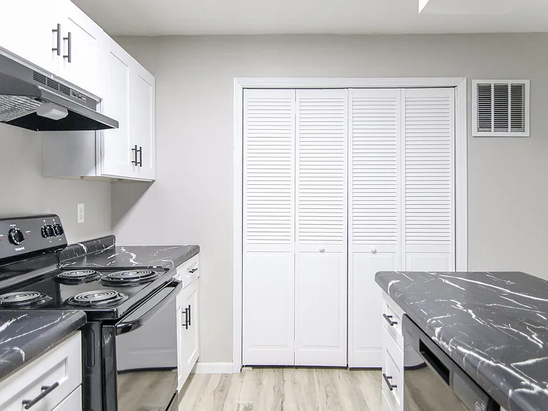 Woodwind Apartments — Photo 37