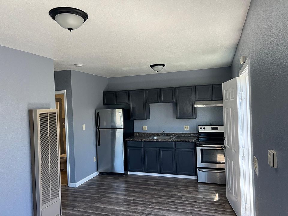 Gas wall heater/kitchen/Livingroom