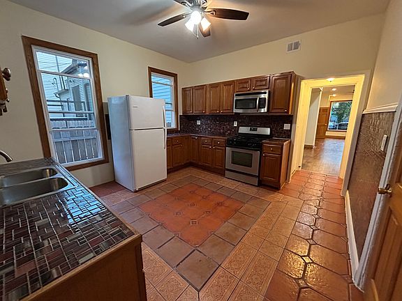 4th image of 2908 W McLean Ave Unit 1