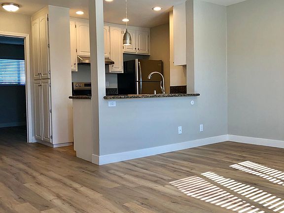 3rd image of 4368 34th St APT 6