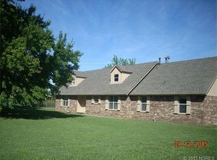 9825 E Palm Tree Rd, Claremore, OK 74019