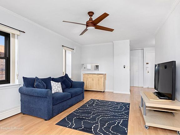 2nd image of 301 Cathedral Pkwy #4T
