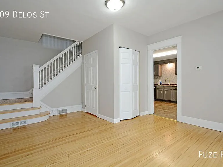 109 Delos St W — Photo 8