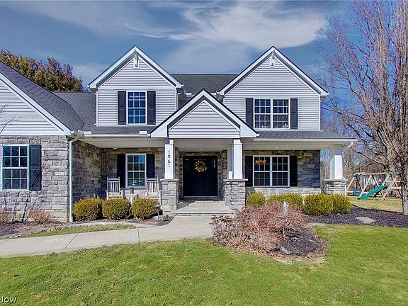 4th image of 1961 Arndale Rd