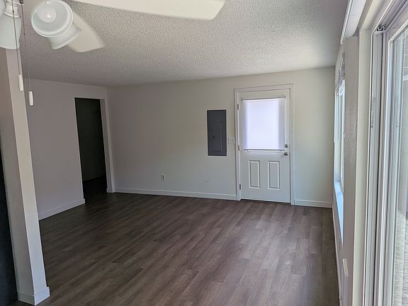 3rd image of 2737 H St #2735