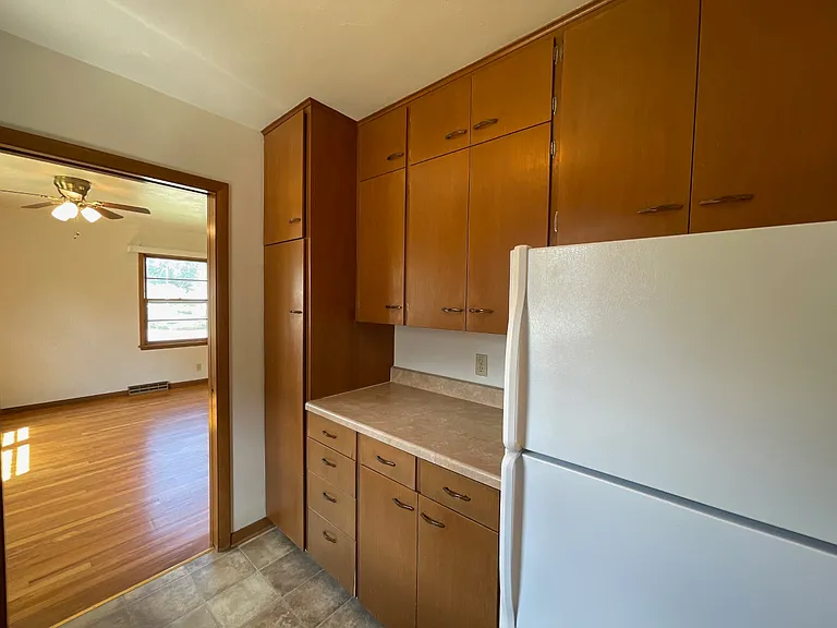 324 E 7th St #2 — Photo 7