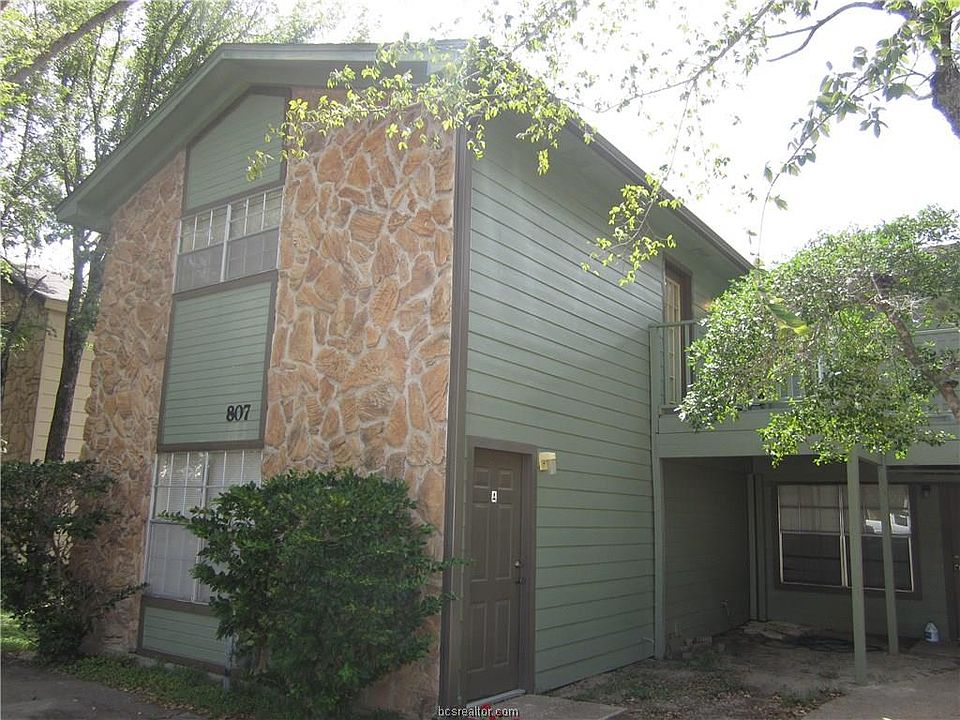 2nd image of 807 San Pedro Dr APT A