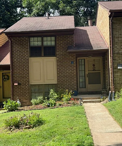 FRONT OF THE HOUSE