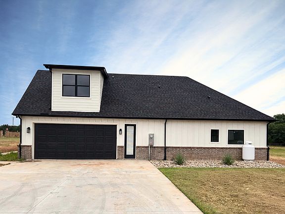 2nd image of 121 Cartwright Rd
