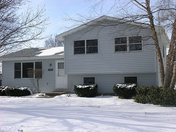 2nd image of 609 Oxford Ct