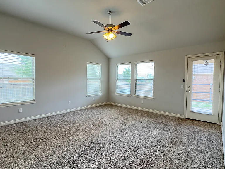 19112 Hecho Dr — Photo 18