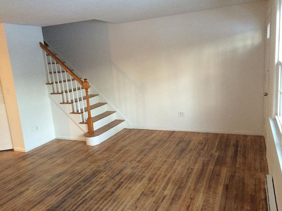 Living rm entrance