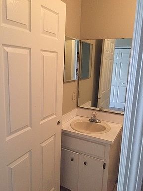 5th image of 631 Royalty Ct
