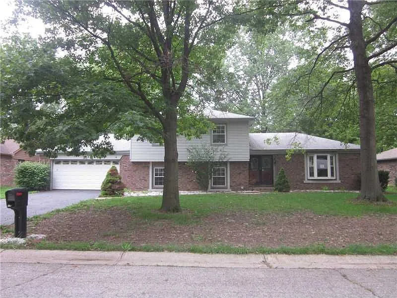 502 Montrose Ct photo 1