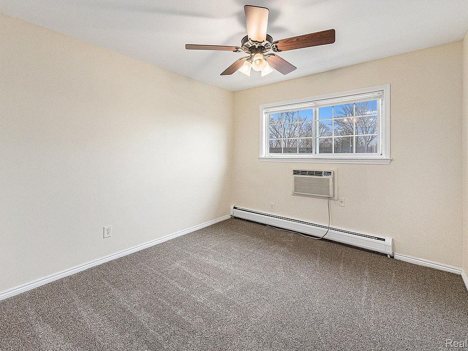 2440a Parmenter Blvd #201, photo 11