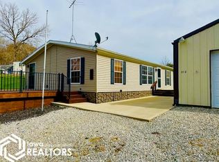 212 Cottage Ln, Montezuma, IA 50171