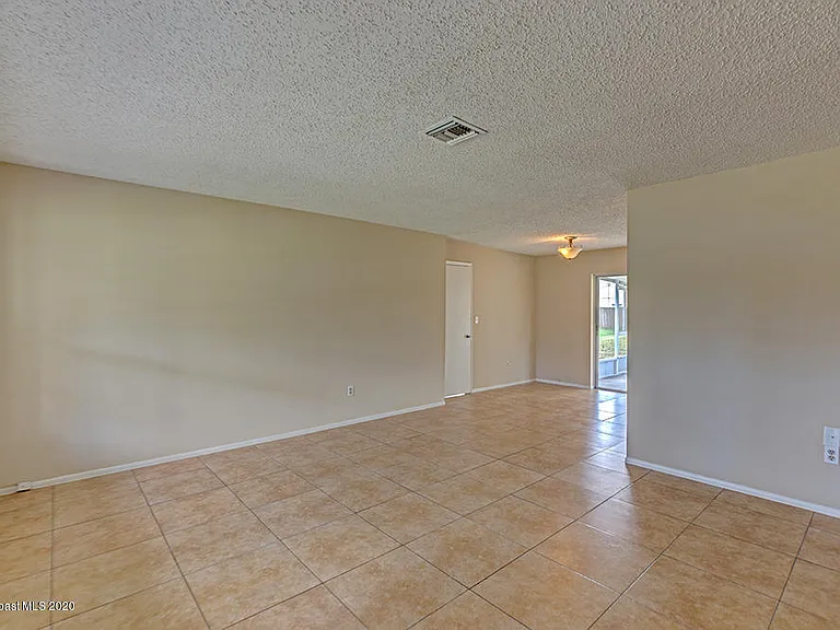 1640 Norman St NE — Photo 2