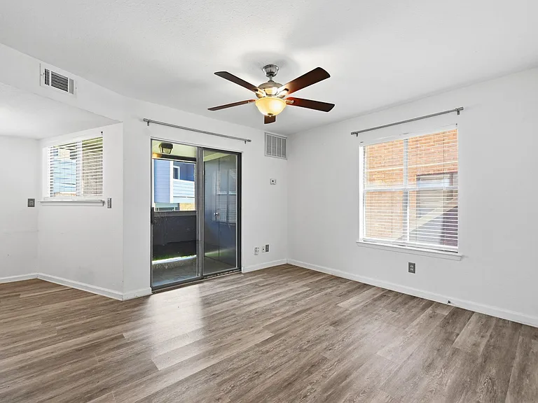 2500 Burleson Rd #402 — Photo 7