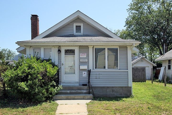 1st image of 1052 Van Buren St