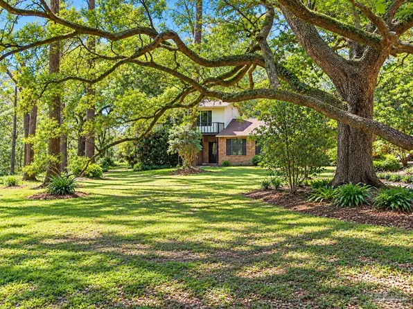 2625 Wilde Lake Blvd, Pensacola, FL 32526