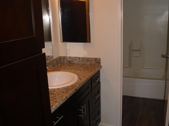 Bathroom / shower / tub