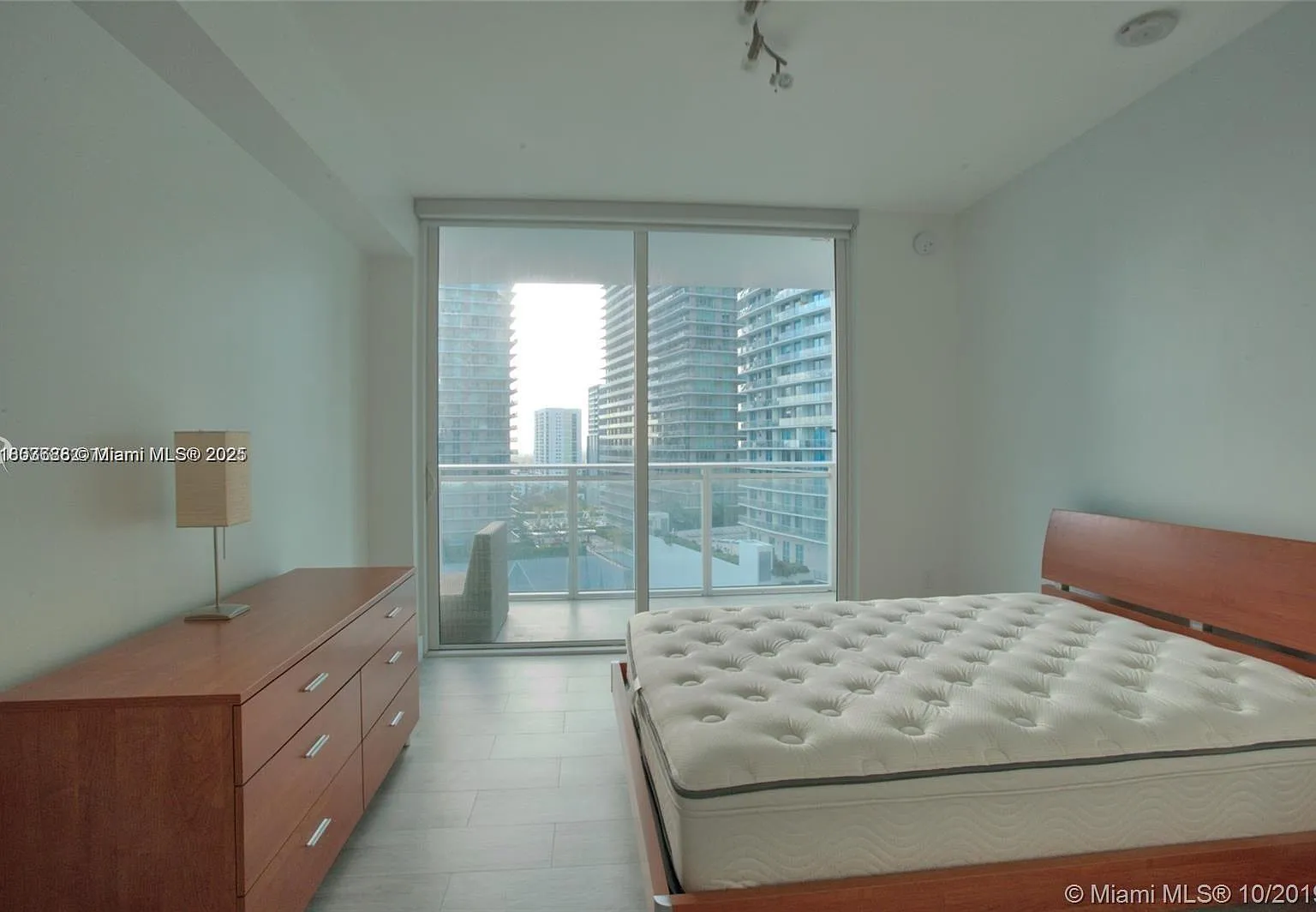 2 bed, 1134 sqft, $5,800 — Photo 2