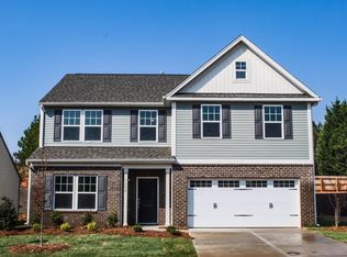 5050 Stonehill Ln, Matthews, NC 28104