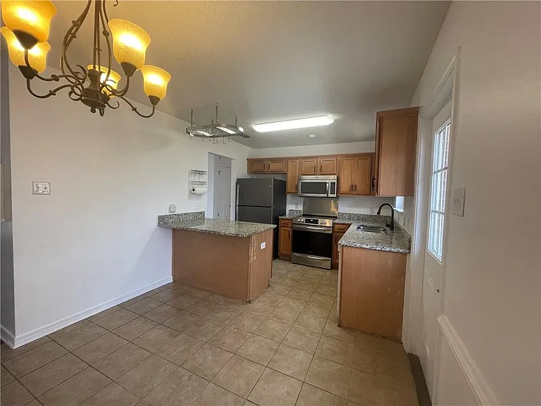 6882 Red Cedar Dr — Photo 5