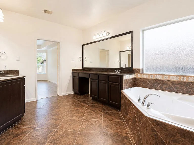 3303 Belmont River Ln — Photo 21