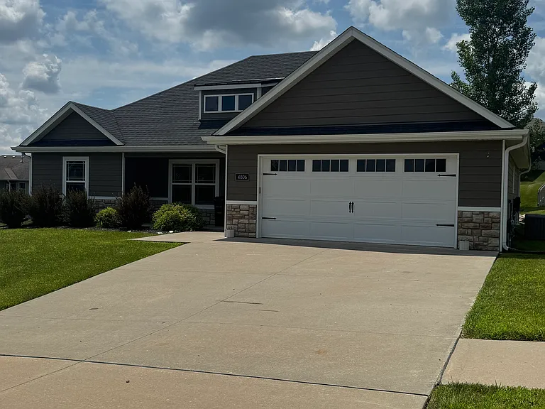 4806 Winrose Ct — Photo 2