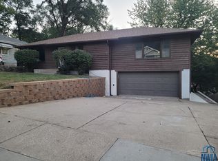 2000 Helmer St, Sioux City, IA 51103