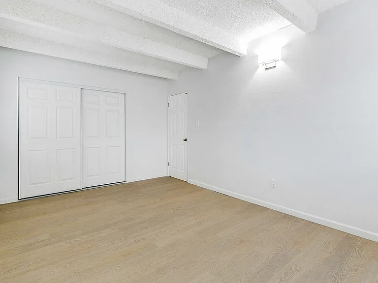 73057315 W 9th Place Units 7-large-016-016-16-1500x1000-72dpi 73057315 W 9th Place Units 7-large-016-016-16-1500x1000-72dpi