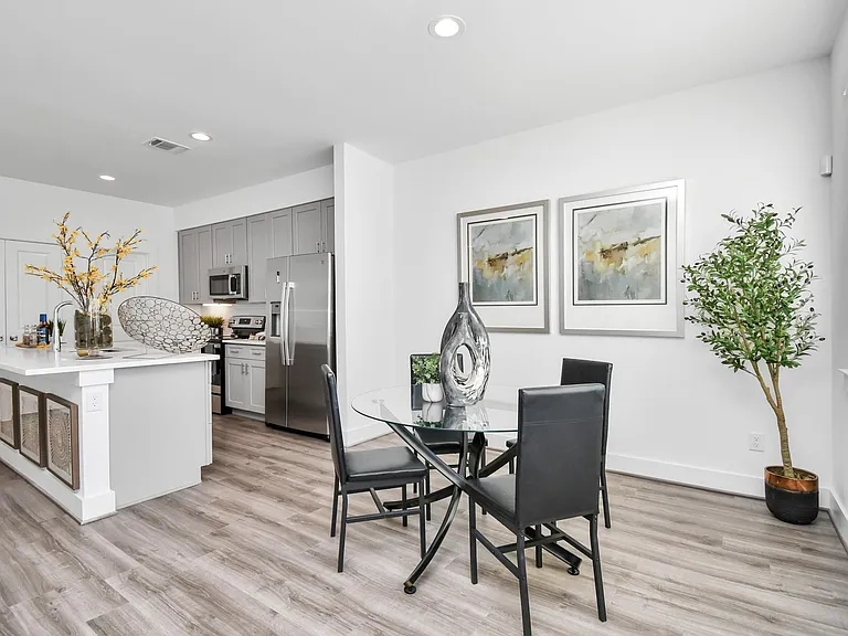 9029 Laverne Oak Ln — Photo 20