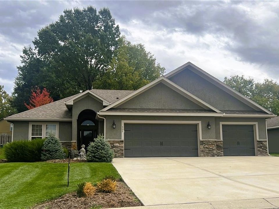 1st image of 505 SW Station Dr