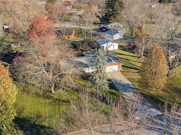 3rd image of 2525 Marscott Dr