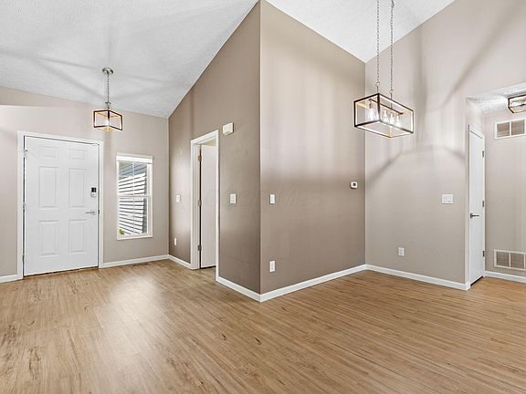 3rd image of 9222 Windy Creek Dr