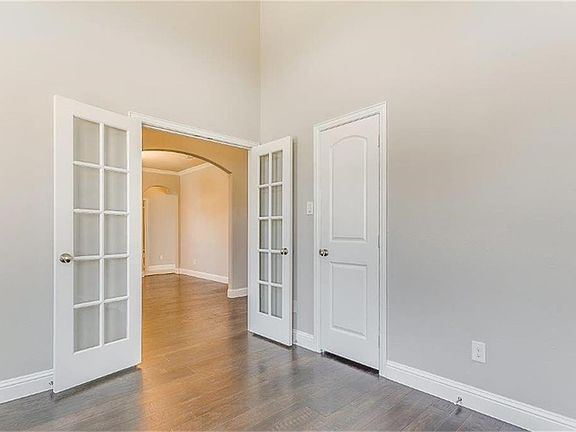 5th image of 465 Hillstone Dr