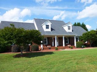 14 Silver Ridge Ct, Greer, SC 29651