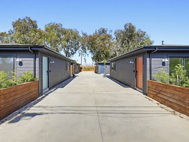2036 Pomona Ave #A — Photo 3