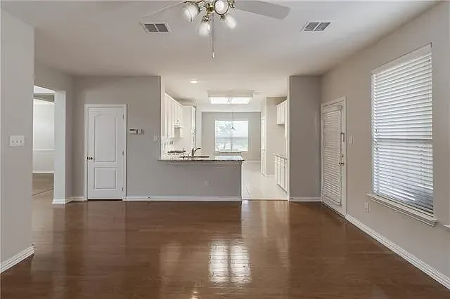 4600 Southpointe Dr — Photo 8